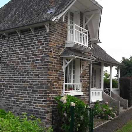 Les Hortensias Spacieuse Maison En Ardoise Du Pays Fibre Voutezac Exterior photo