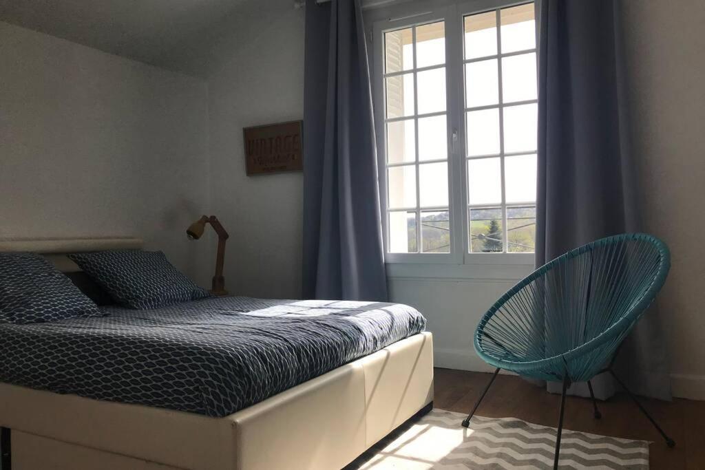 Les Hortensias Spacieuse Maison En Ardoise Du Pays Fibre Holiday home Voutezac
